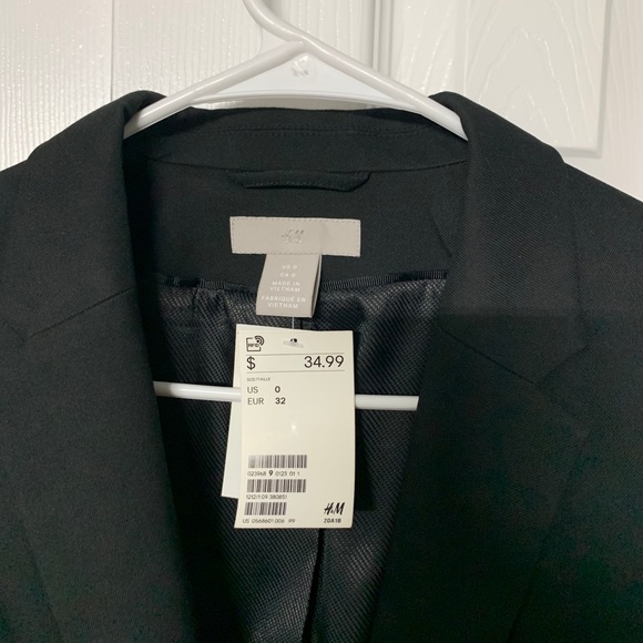 Blazer - Picture 4 of 9